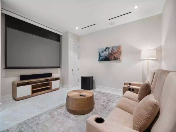 Luxury Beachfront Retreat in Nassau - Exclusive Vacation Rental